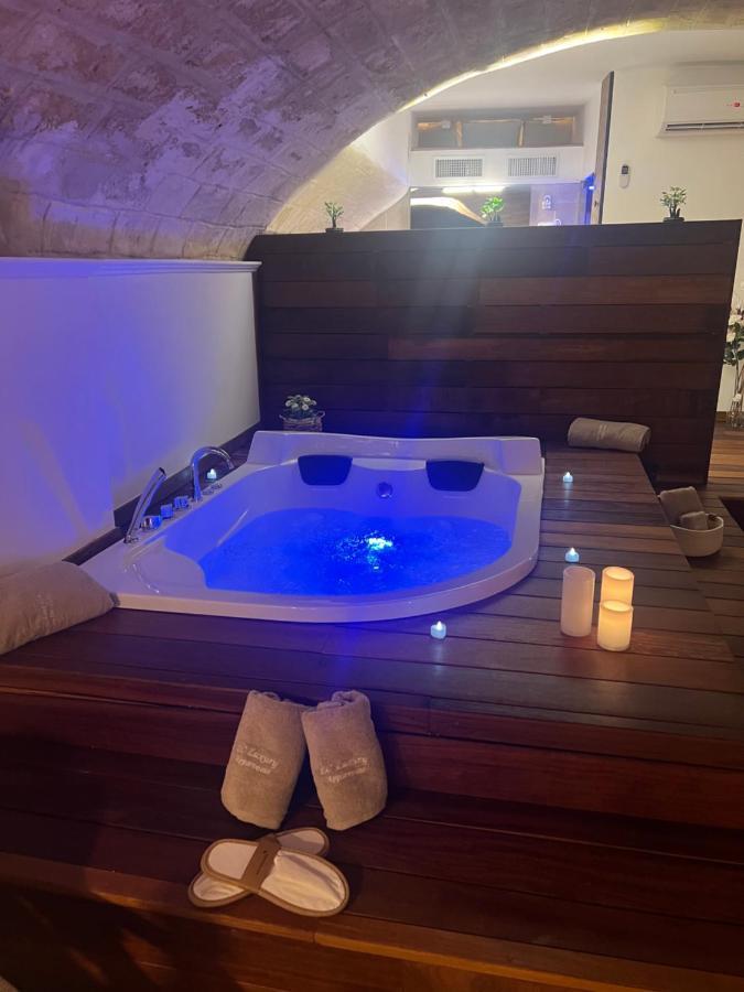Lc Luxury Apartment Bari Exteriör bild