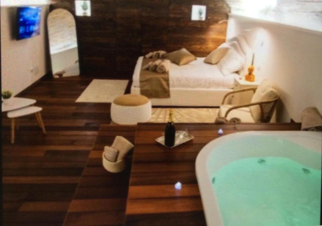 Lc Luxury Apartment Bari Exteriör bild