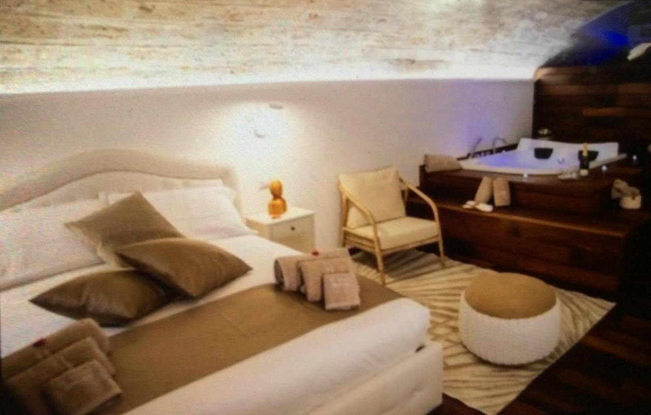 Lc Luxury Apartment Bari Exteriör bild