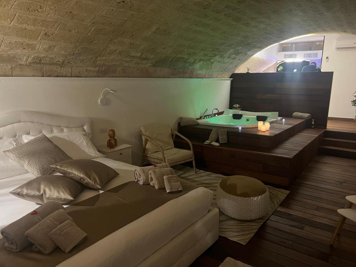 Lc Luxury Apartment Bari Exteriör bild